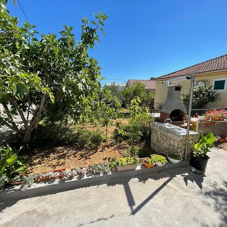 Apartmani Jasminka Βόντιτσε Εξωτερικό φωτογραφία